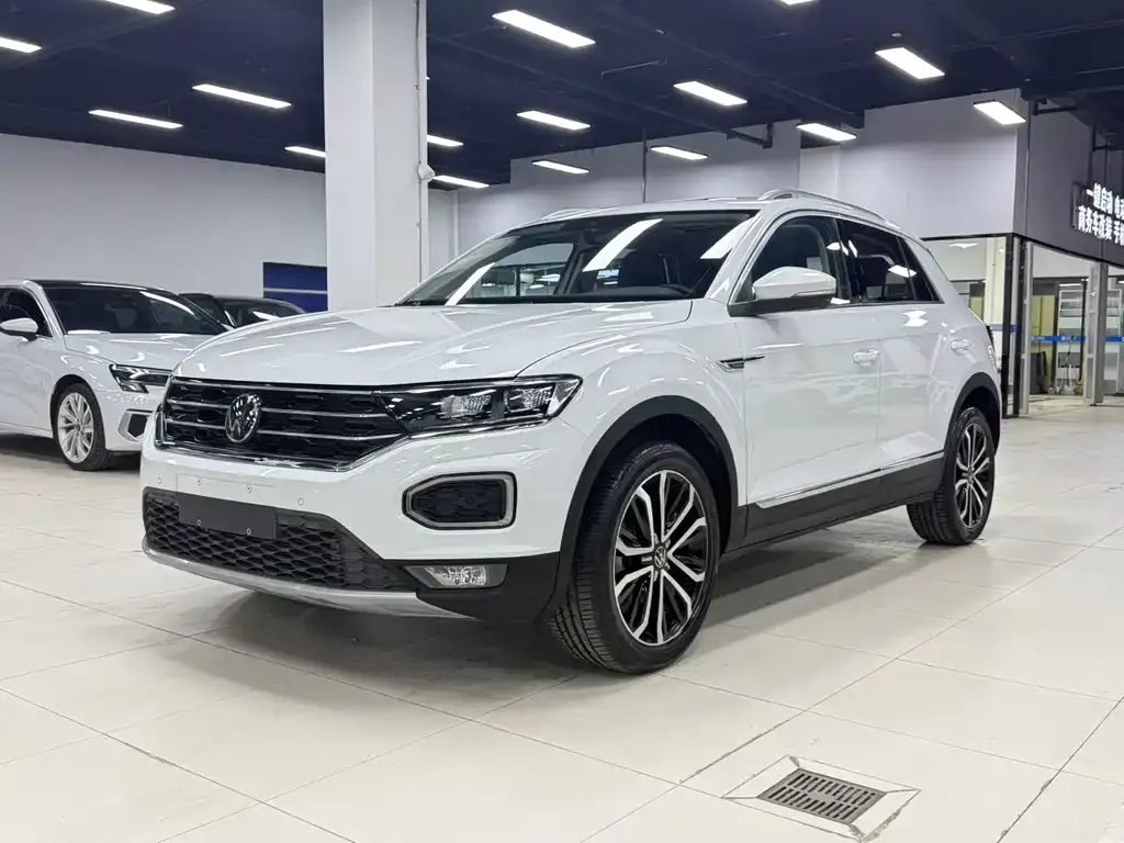 Volkswagen T-Roc — фото 1