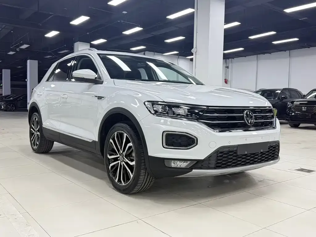 Volkswagen T-Roc — фото 9