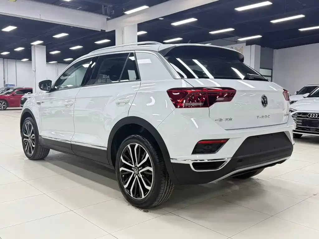 Volkswagen T-Roc — фото 3