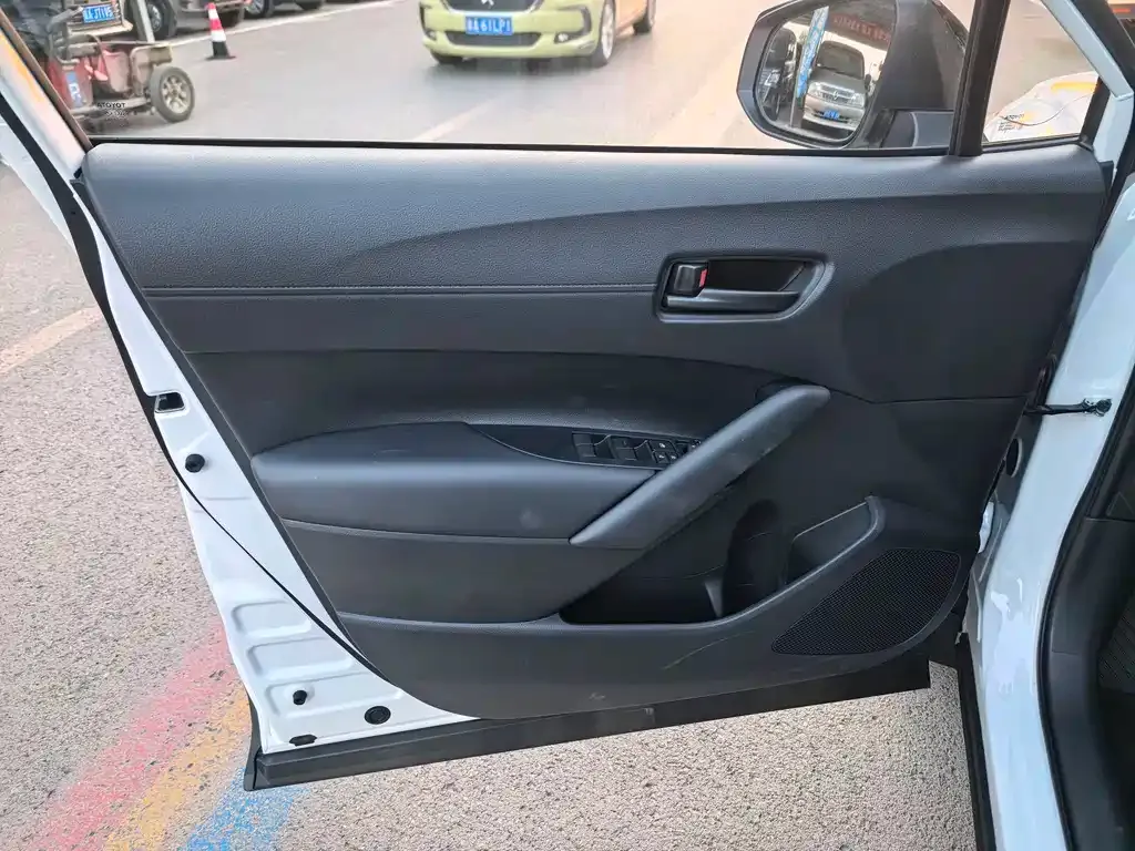 Toyota Corolla Cross — фото 7