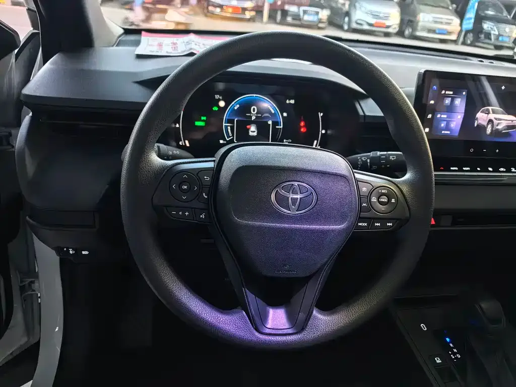 Toyota Corolla Cross — фото 9
