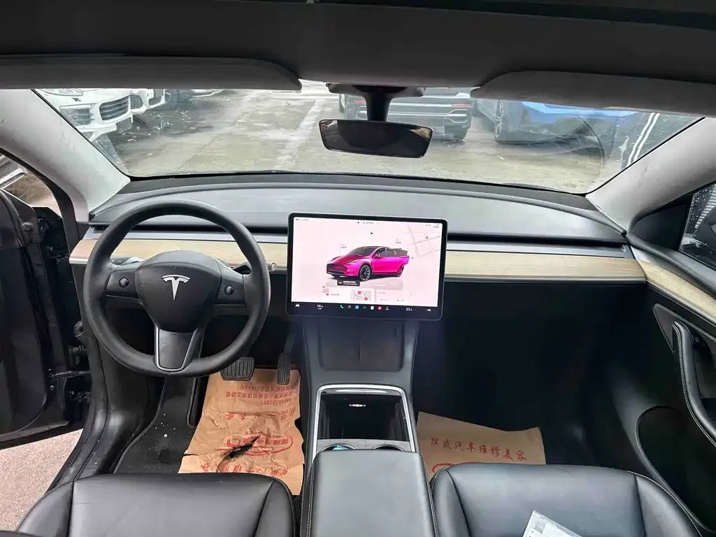 Tesla Model Y — фото 4