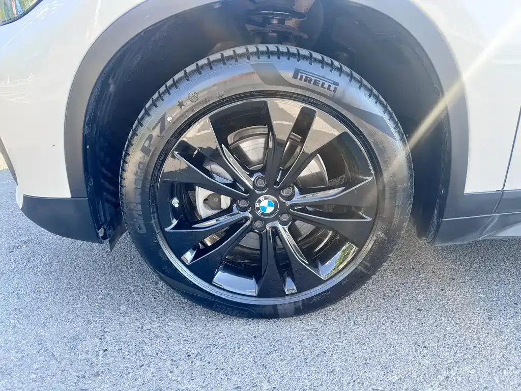 BMW X1 — фото 9