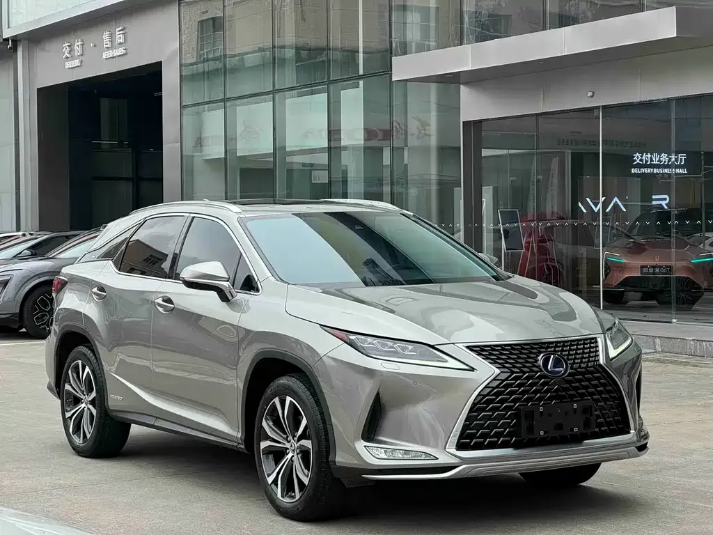 Lexus RX — фото 1