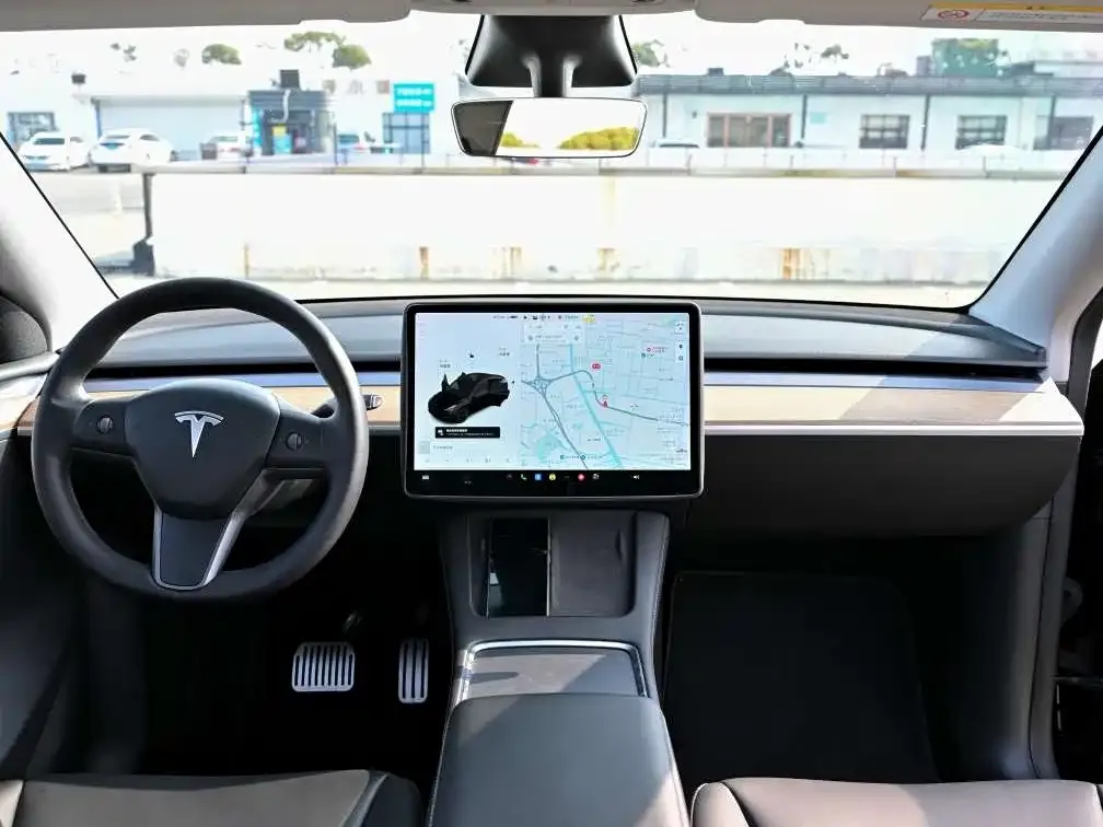 Tesla Model Y — фото 9