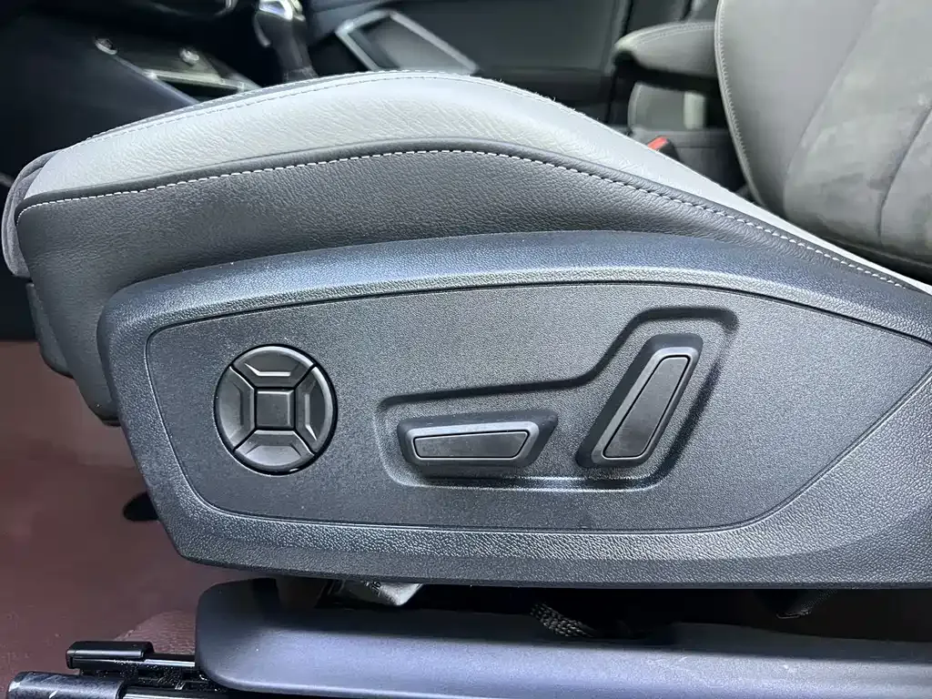 Audi Q3 — фото 10