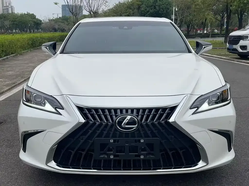 Lexus ES — фото 5