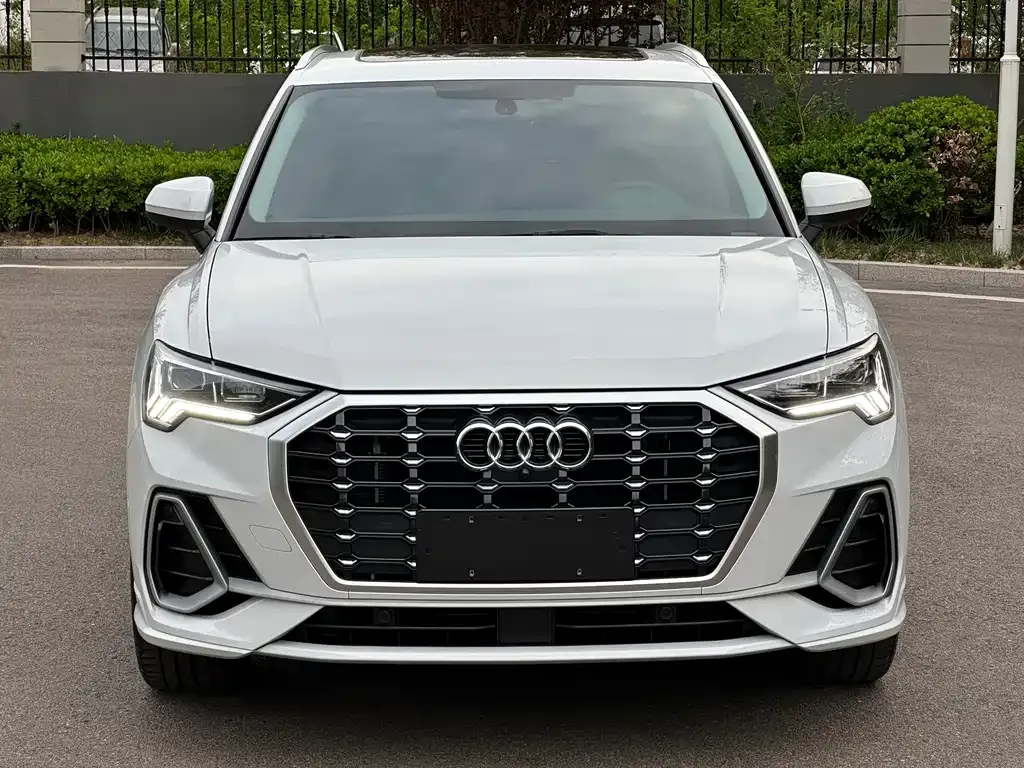 Audi Q3 — фото 8