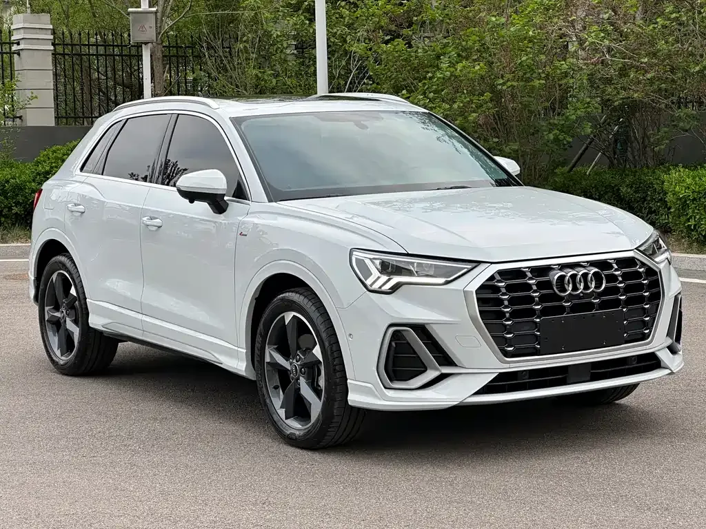 Audi Q3 — фото 10