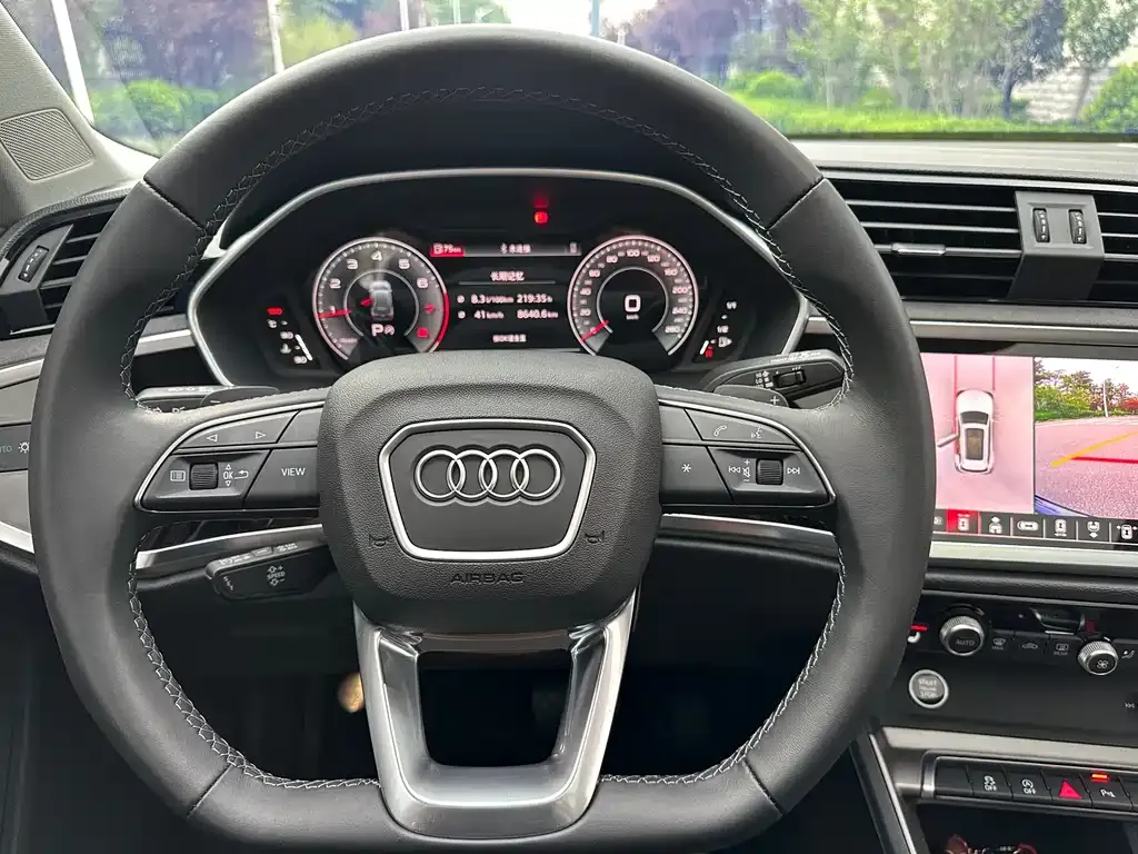 Audi Q3 — фото 6