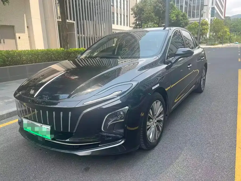 Hongqi E-QM5 — фото 1