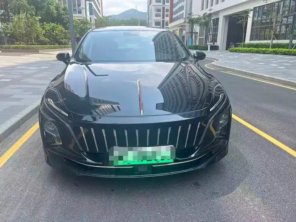 Hongqi E-QM5 — фото 7