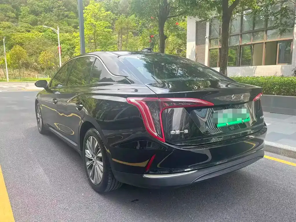Hongqi E-QM5 — фото 4