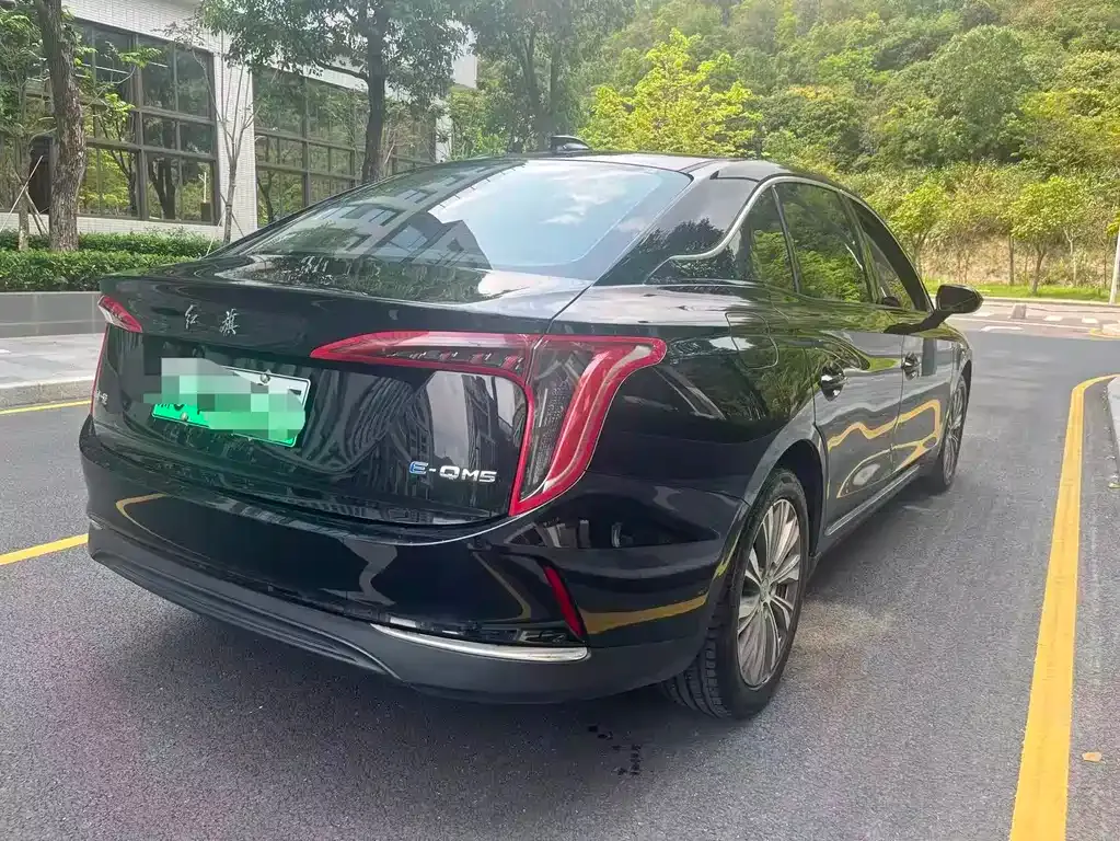 Hongqi E-QM5 — фото 6