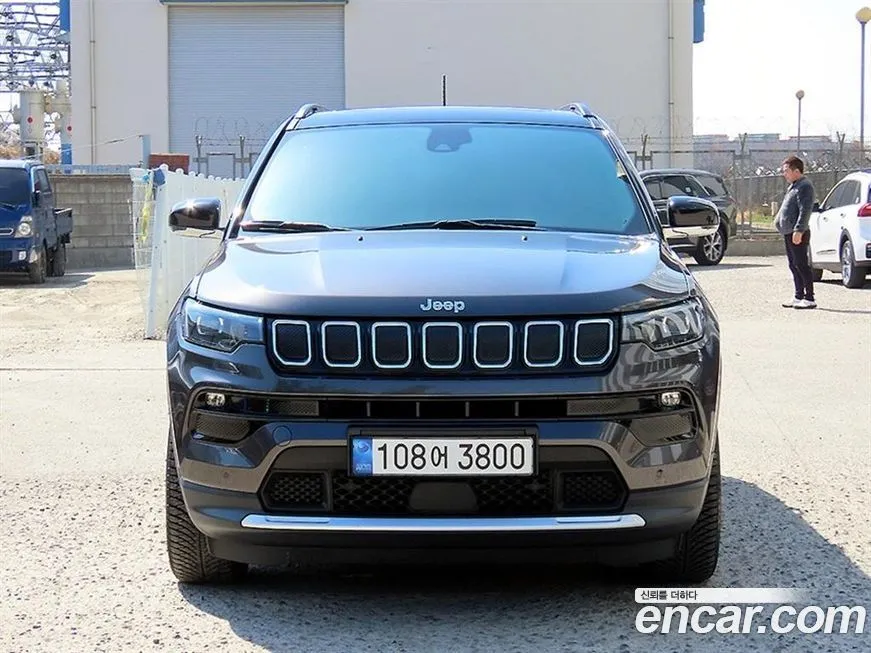 Jeep Compass — фото 1
