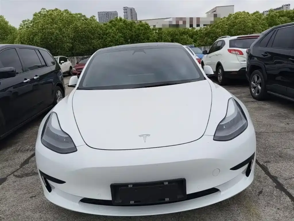 Tesla Model 3 — фото 8
