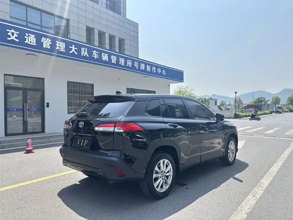 Toyota Corolla Cross — фото 2