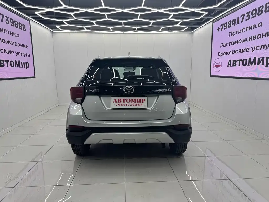 Toyota Yaris L — фото 4