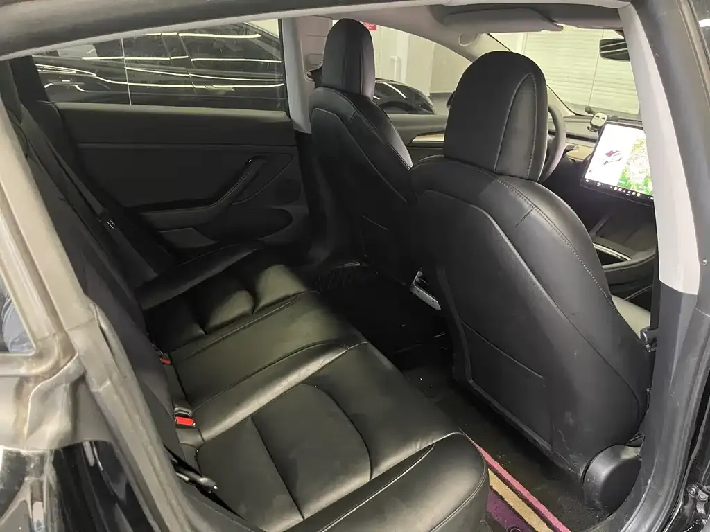 Tesla Model 3 — фото 10