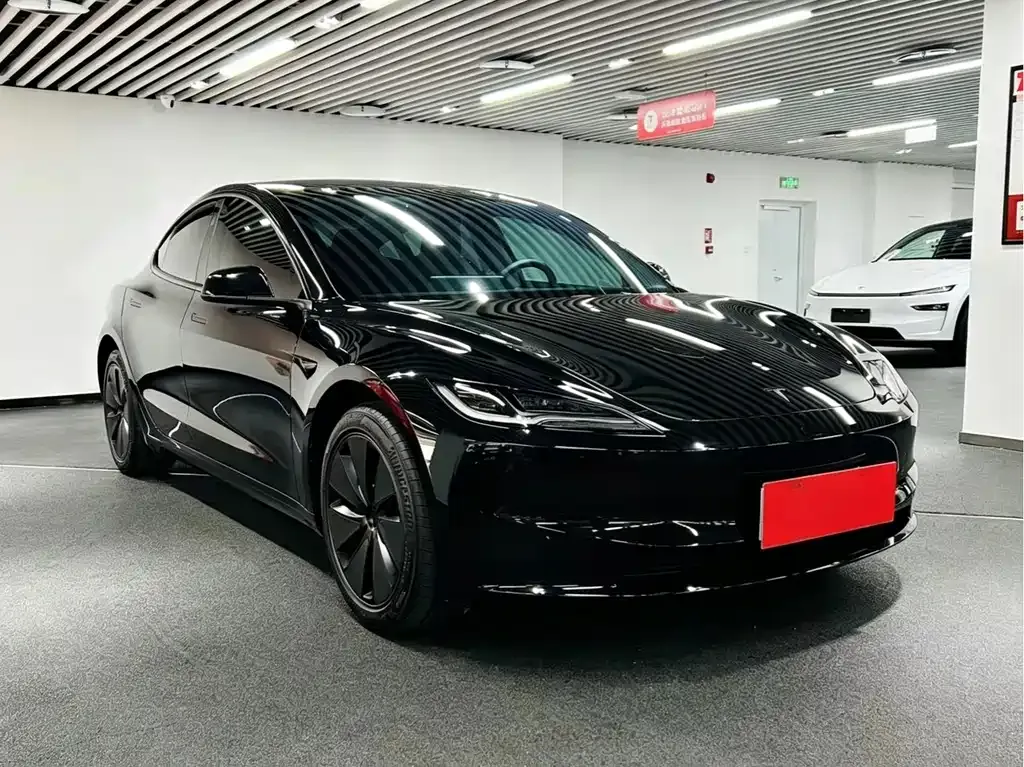 Tesla Model 3 — фото 7