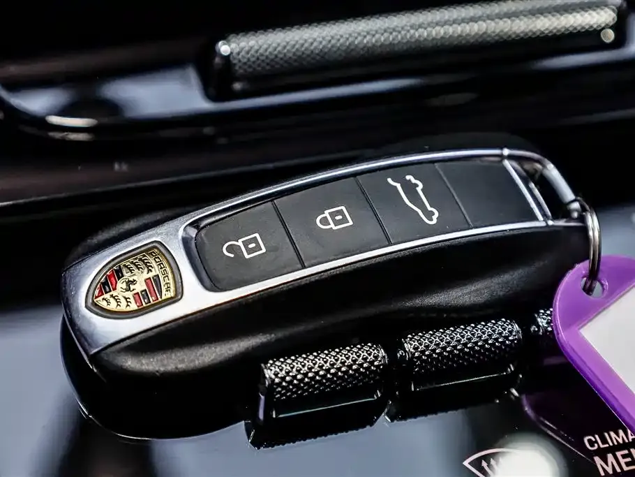 Porsche Cayenne — фото 8
