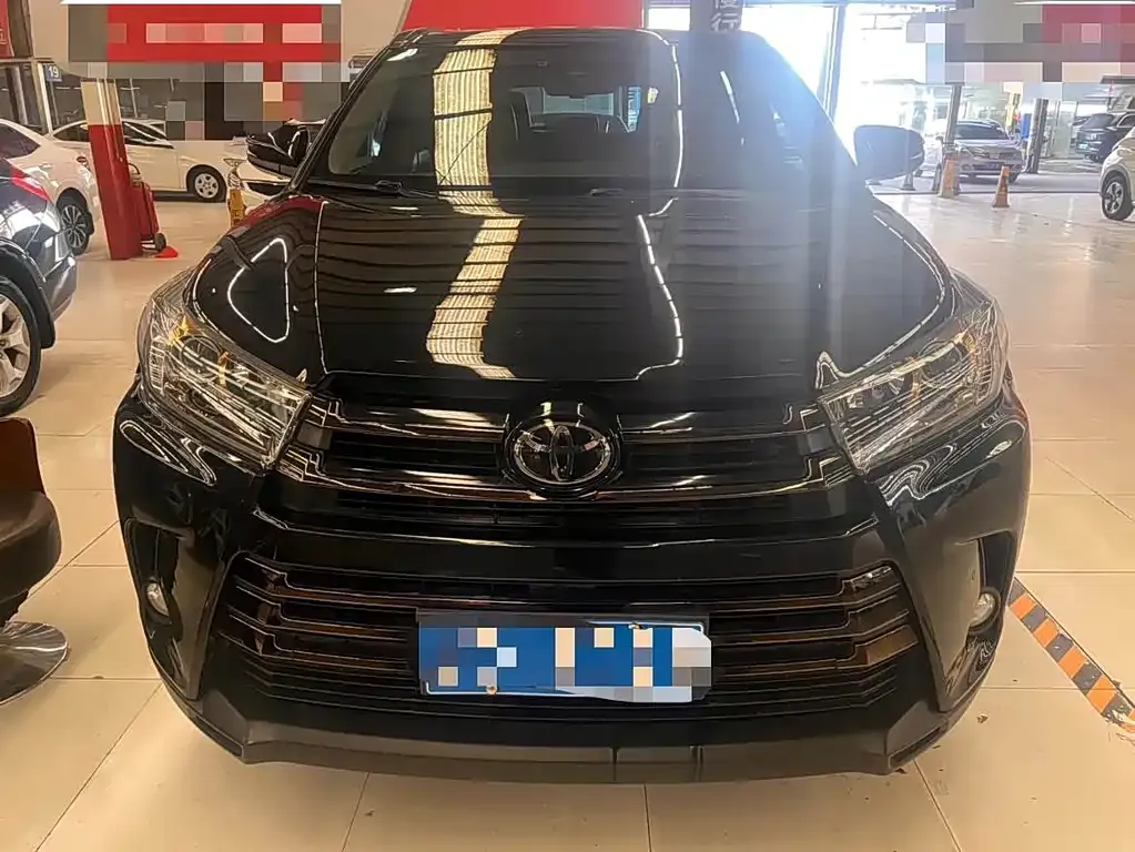 Toyota Highlander — фото 10