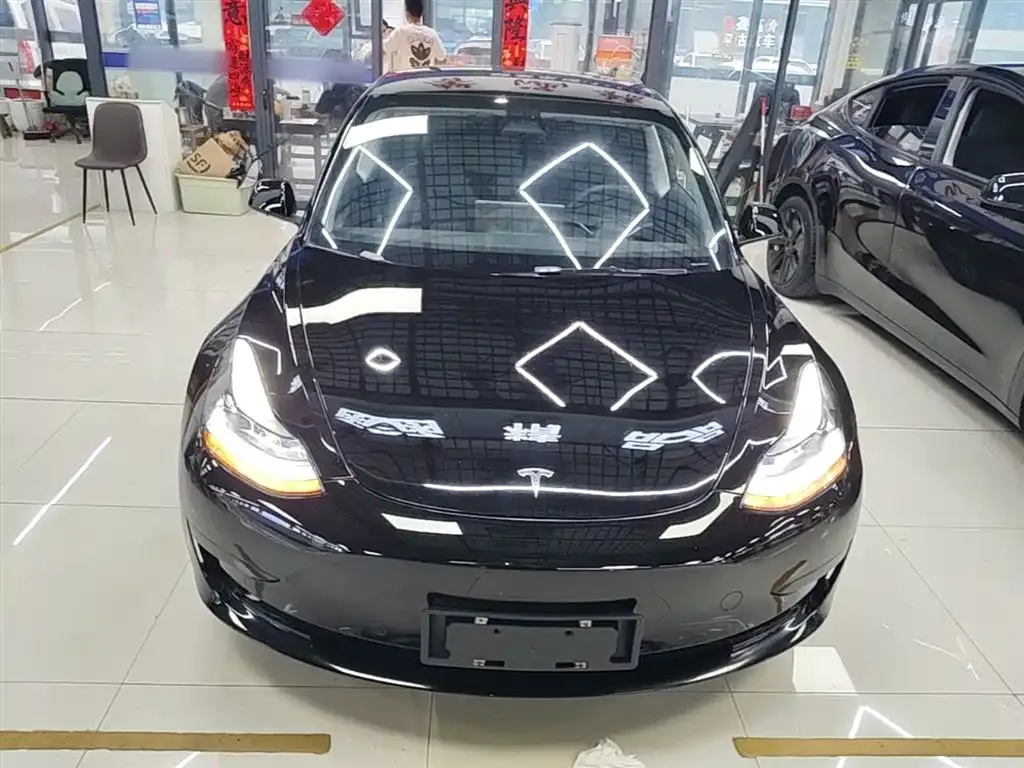 Tesla Model 3 — фото 3