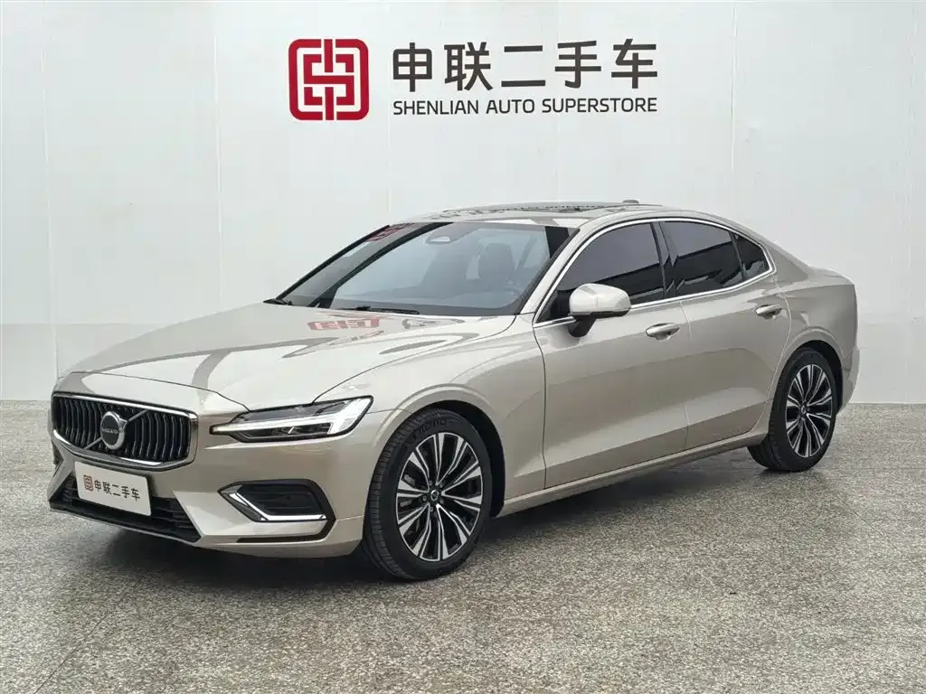 Volvo S60 — фото 1