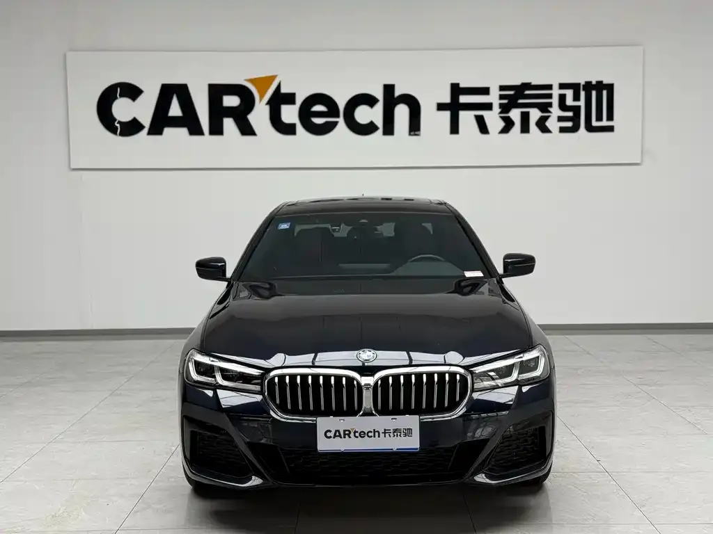 BMW 5 Series — фото 10
