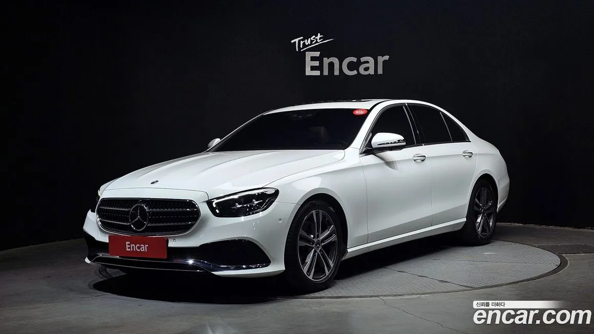 Mercedes-Benz E-Class — фото 1