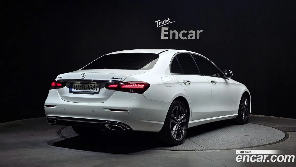 Mercedes-Benz E-Class — фото 4