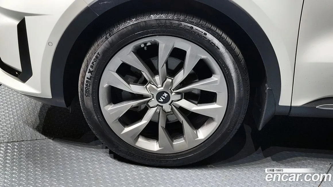 Kia Sorento — фото 8