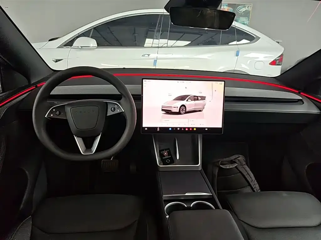 Tesla Model Y L — фото 3