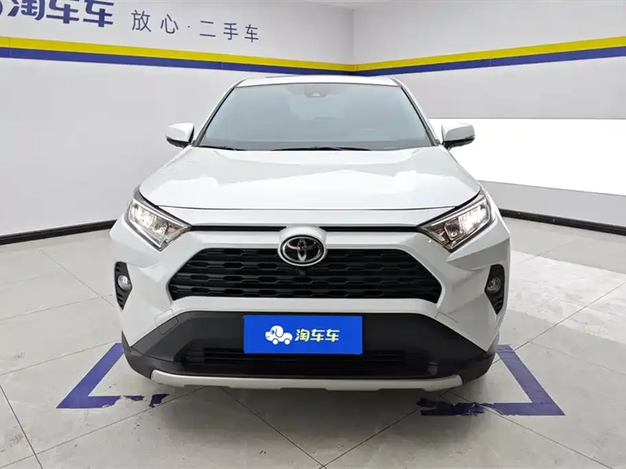 Toyota RAV4 — фото 3