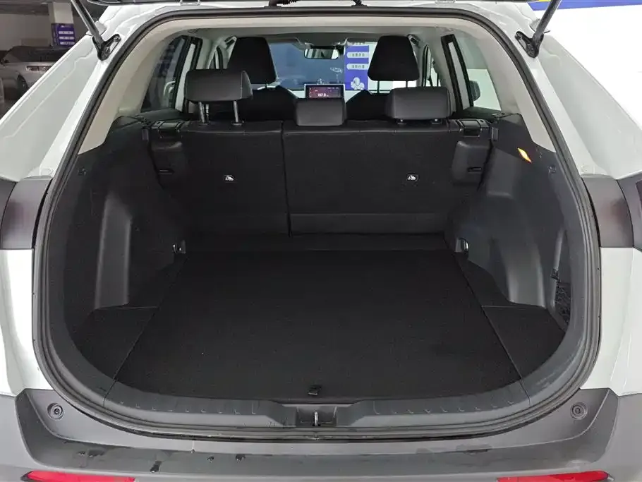 Toyota RAV4 — фото 6