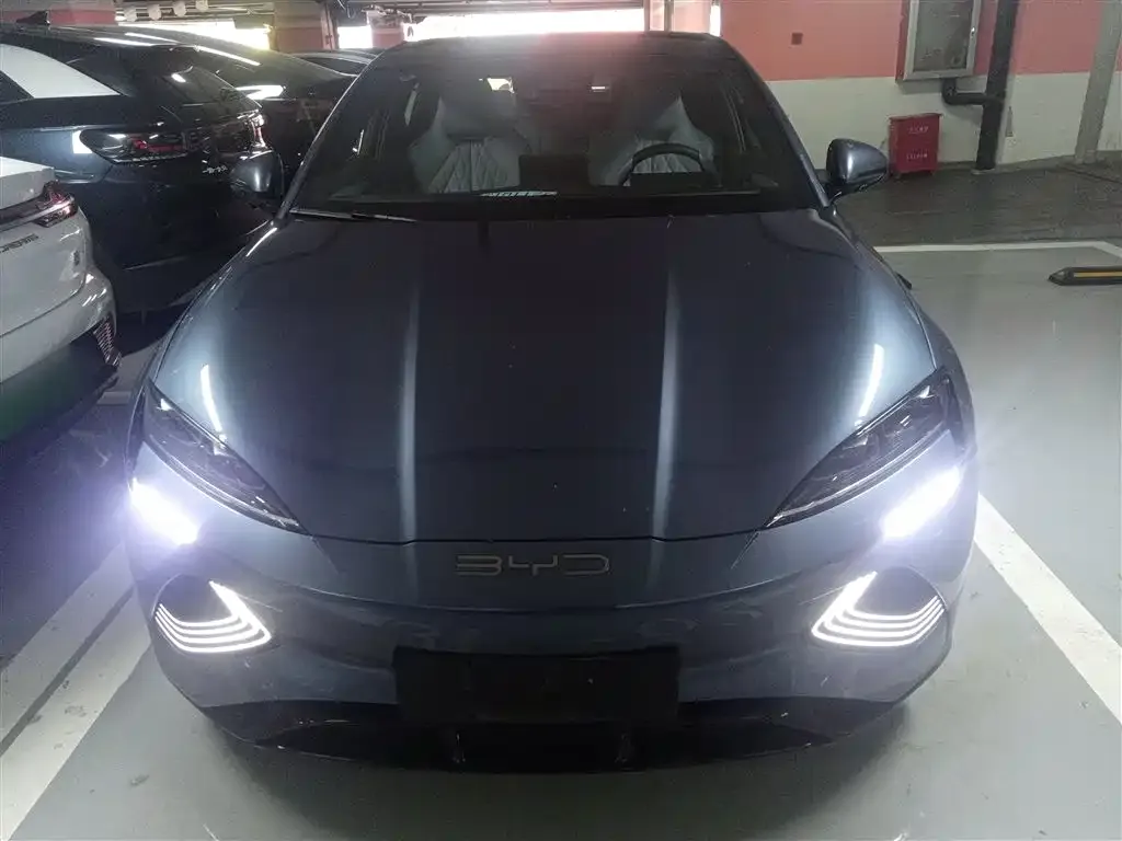 BYD Seal — фото 4