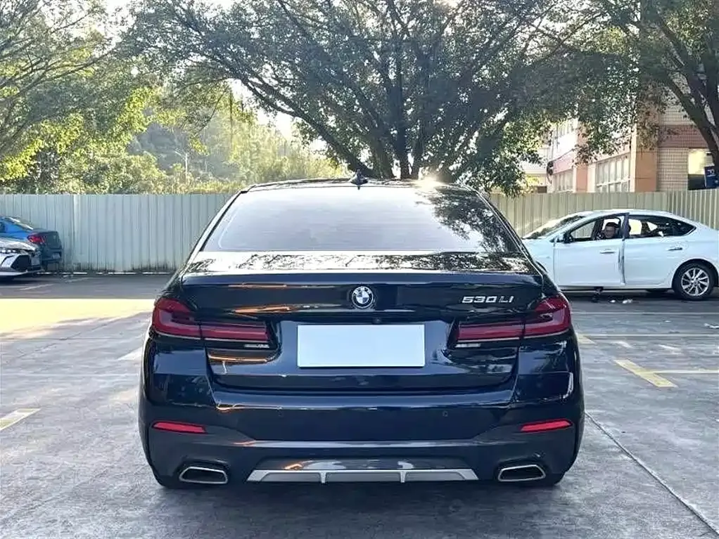 BMW 5 Series — фото 2