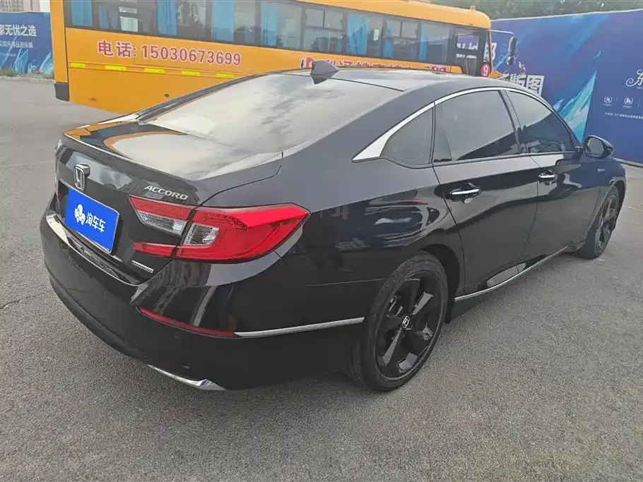 Honda Accord — фото 9