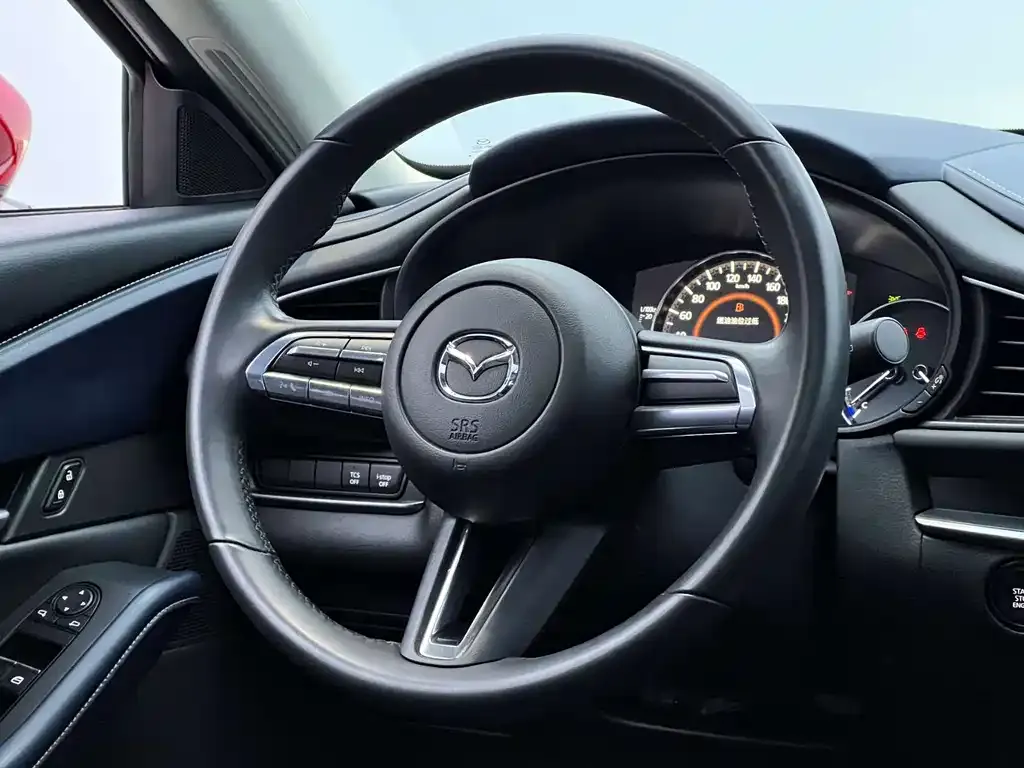 Mazda CX-30 — фото 2
