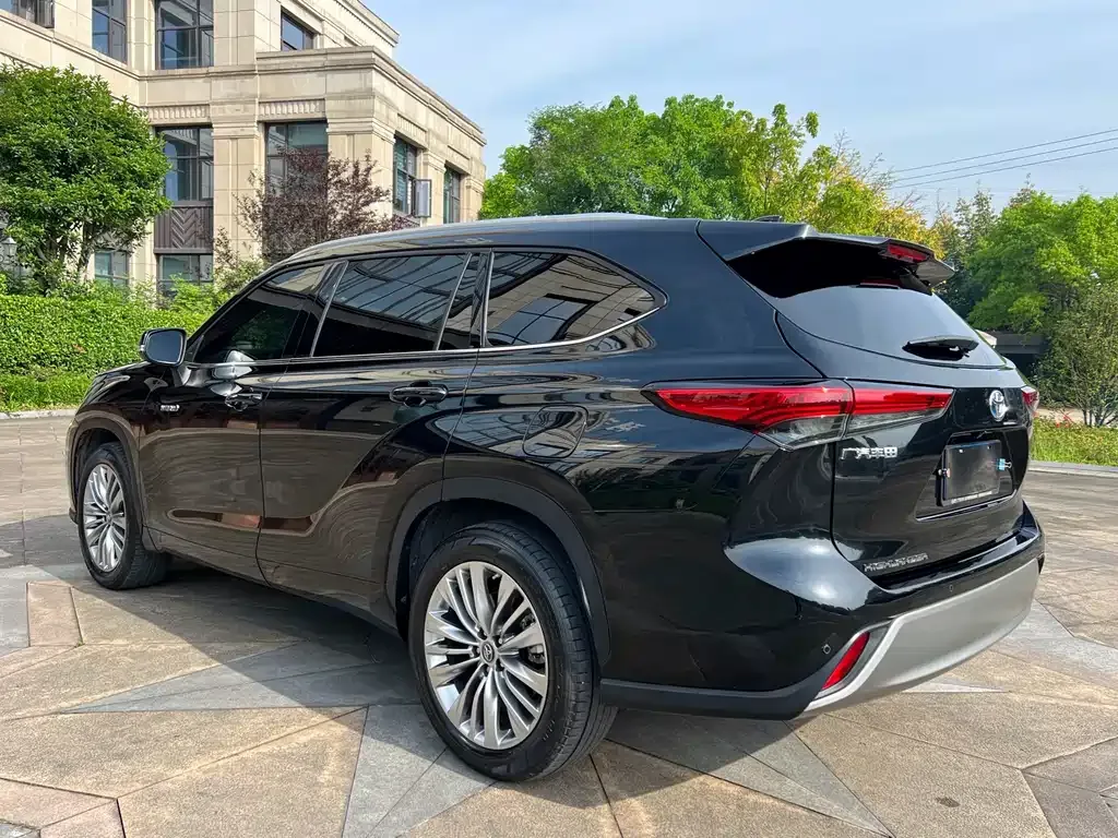 Toyota Highlander — фото 5