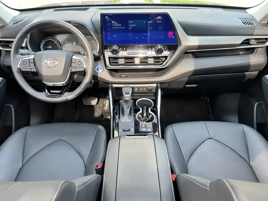 Toyota Highlander — фото 2