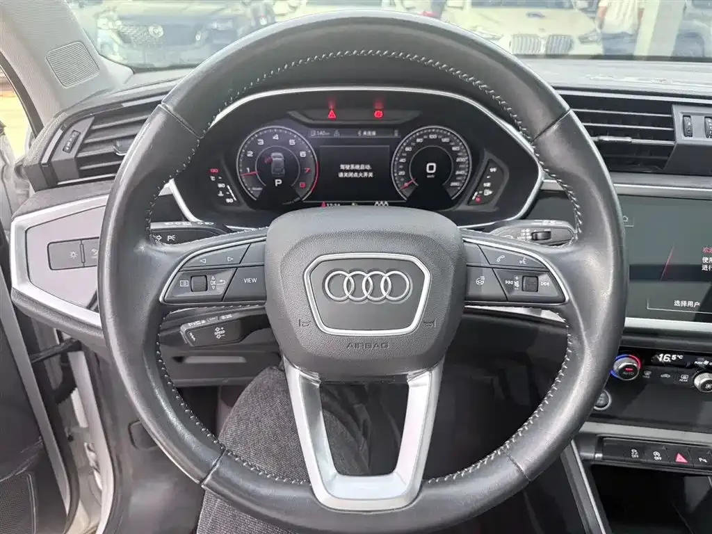 Audi Q3 — фото 3