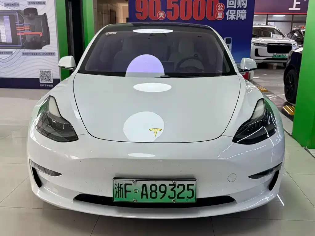 Tesla Model 3 — фото 5