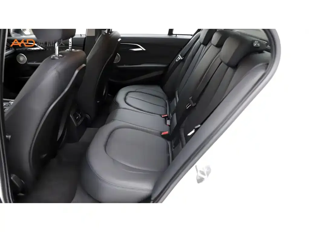 BMW 1 Series 2021 из CN, фото 3