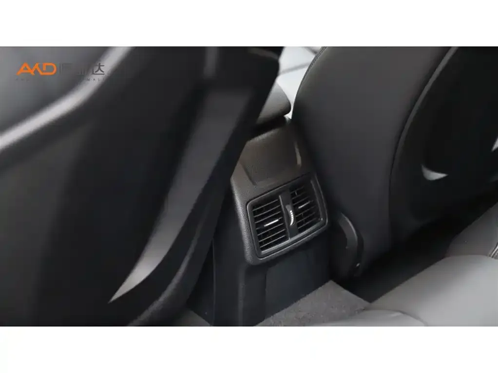 BMW 1 Series 2021 из CN, фото 2