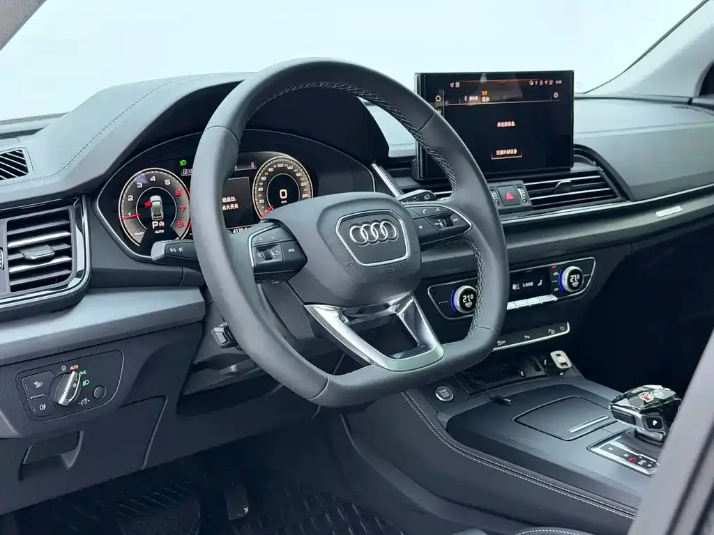 Audi Q5L — фото 3