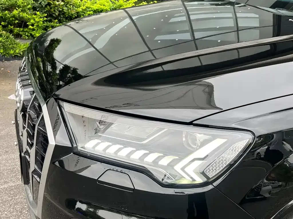Audi Q7 — фото 6