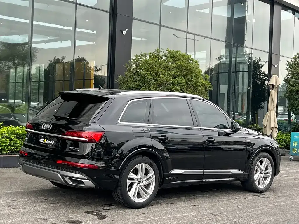 Audi Q7 — фото 8