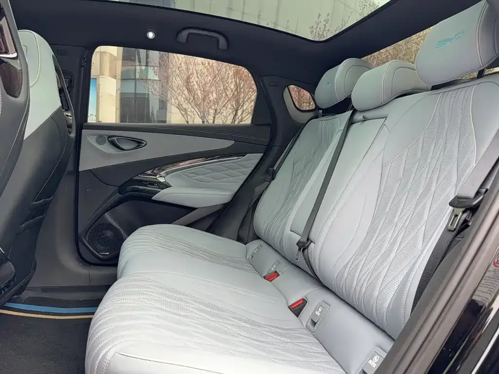 BYD Seal — фото 2