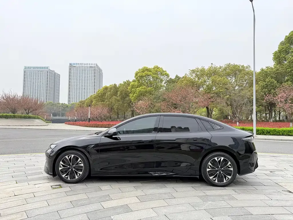 BYD Seal — фото 3